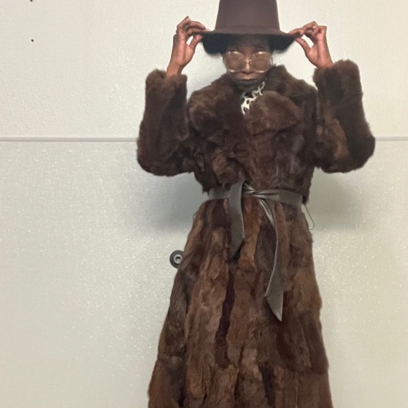 Fashionable Fly 44th birthday fit - Picture 3 of 11